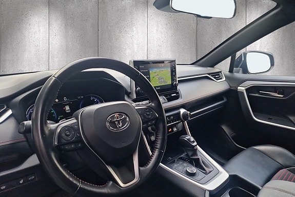Toyota RAV4 Plug-in Hybrid 12 of 20