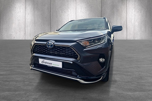 Toyota RAV4 Plug-in Hybrid 4 of 20