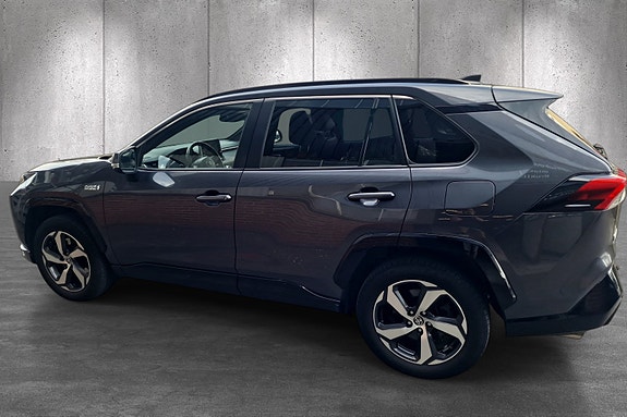 Toyota RAV4 Plug-in Hybrid 5 of 20