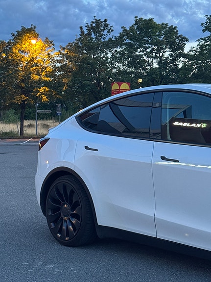 Tesla Model Y 2 of 9
