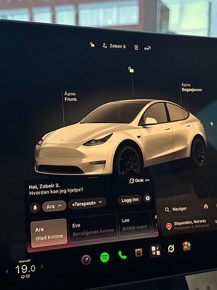 Tesla Model Y 8 of 9