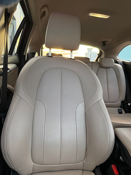 BMW X1 4 of 11