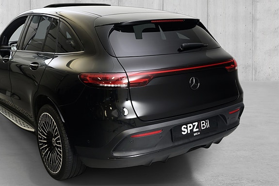 Mercedes-Benz EQC400 2 of 21