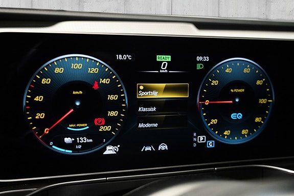 Mercedes-Benz EQC400 17 of 21
