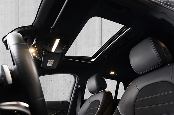 Mercedes-Benz EQC400 10 of 21