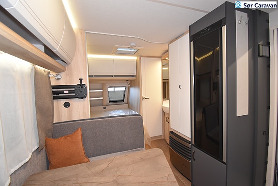 Hobby De Luxe - 400 SFe. Totalvekt kan justeres mellom 1300kg - 1500kg 9 of 20