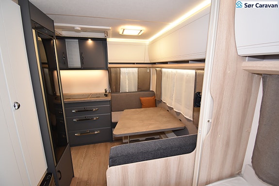 Hobby De Luxe - 400 SFe. Totalvekt kan justeres mellom 1300kg - 1500kg 15 of 20