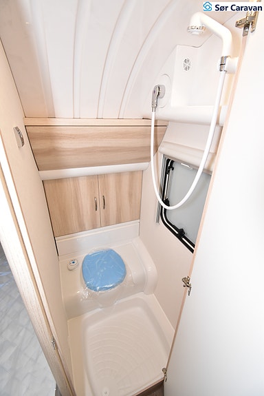 Hobby De Luxe - 400 SFe. Totalvekt kan justeres mellom 1300kg - 1500kg 12 of 20