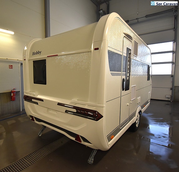 Hobby De Luxe - 400 SFe. Totalvekt kan justeres mellom 1300kg - 1500kg 2 of 20