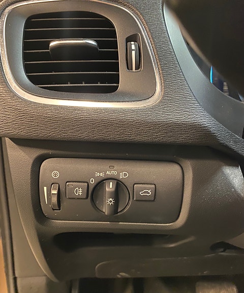 Volvo V40 Cross Country 14 of 29