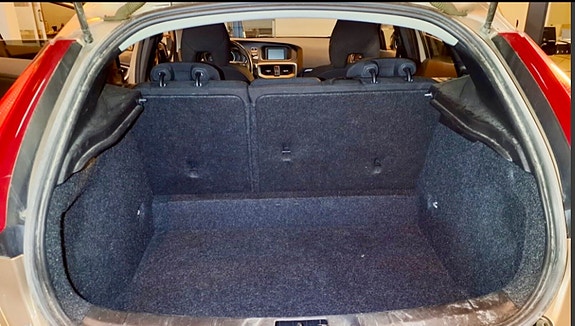 Volvo V40 Cross Country 22 of 29