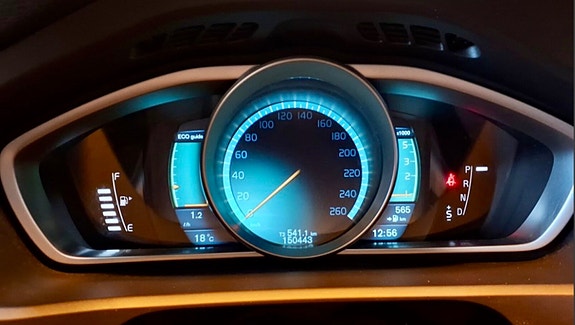Volvo V40 Cross Country 11 of 29