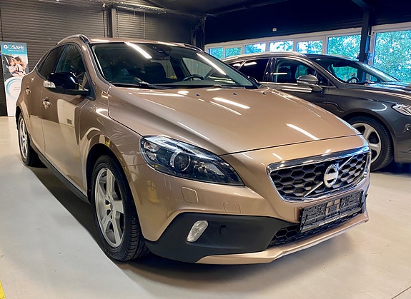 Volvo V40 Cross Country 5 of 29