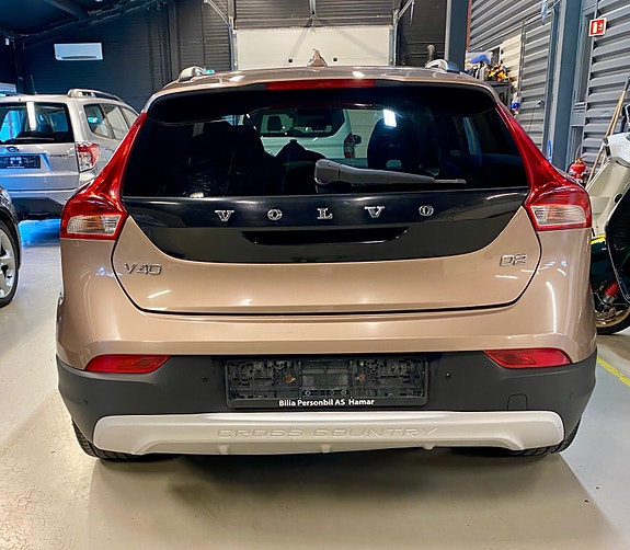 Volvo V40 Cross Country 3 of 29