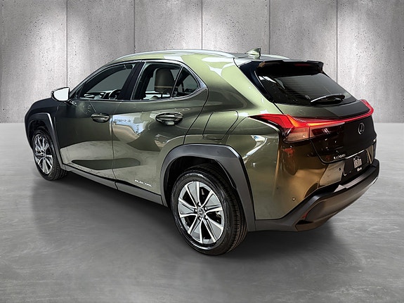 Lexus UX300e 5 of 28