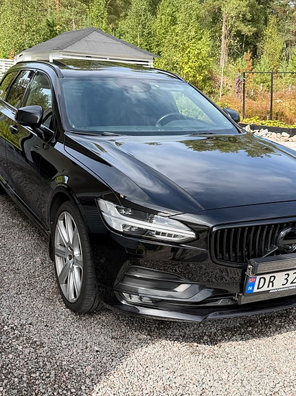 Volvo V90 2 of 16