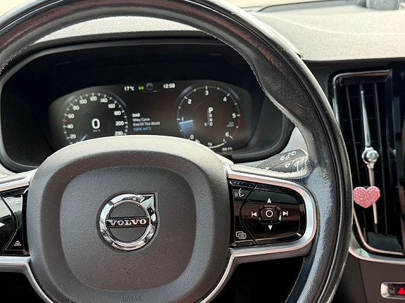Volvo V90 9 of 16