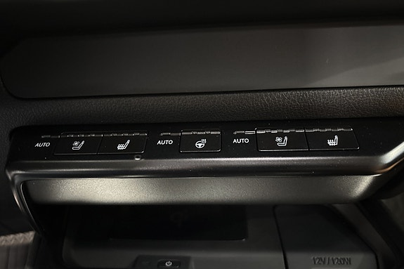 Lexus UX300e 11 of 20