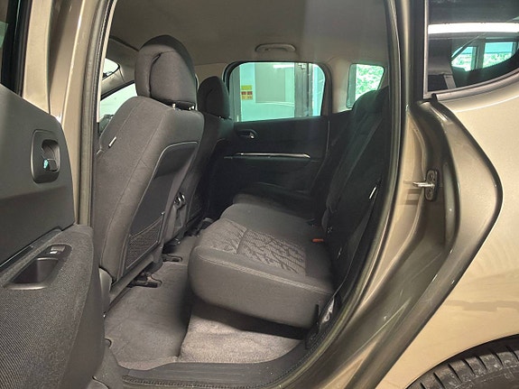 Peugeot 3008 13 of 29
