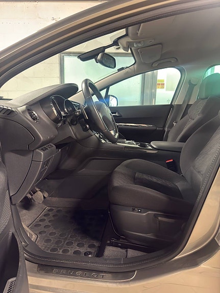 Peugeot 3008 15 of 29