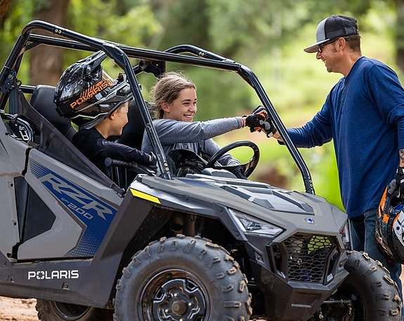 Polaris RZR 200 EFI 25 of 27