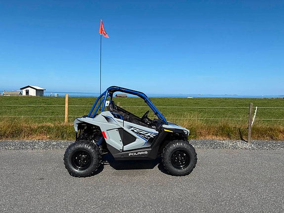Polaris RZR 200 EFI 12 of 27