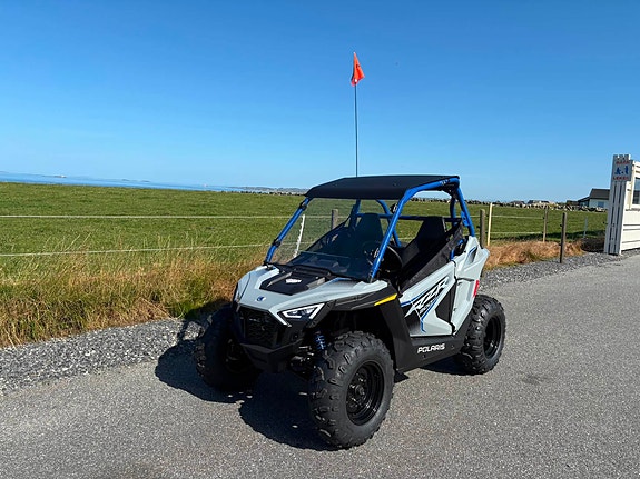 Polaris RZR 200 EFI 2 of 27