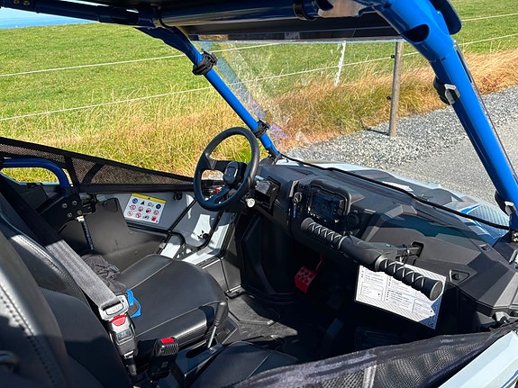 Polaris RZR 200 EFI 15 of 27