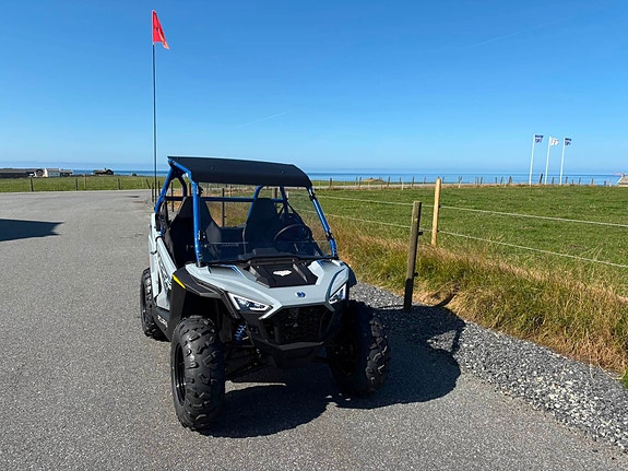Polaris RZR 200 EFI 10 of 27