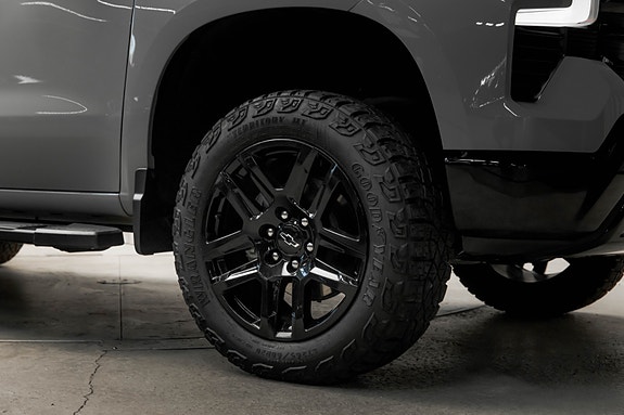 Chevrolet Silverado 1500 8 of 30
