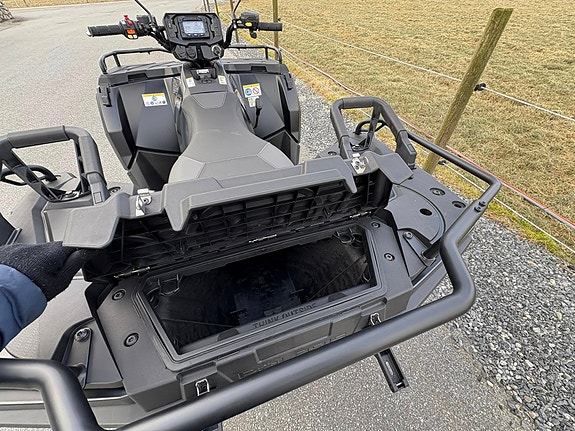 Polaris Sportsman 570 EPS Black Edition 14 of 16