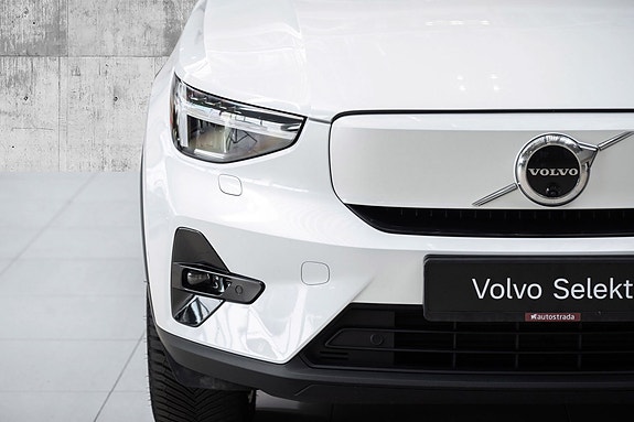 Volvo C40 3 of 30