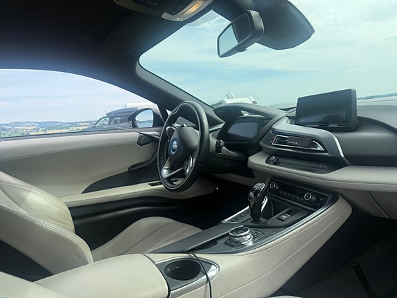 BMW i8 5 of 16