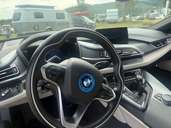 BMW i8 7 of 16