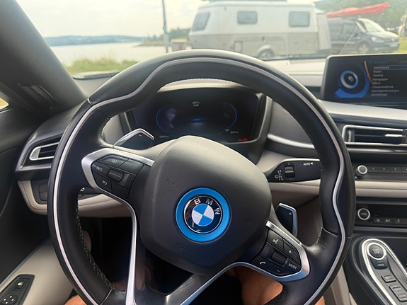 BMW i8 10 of 16