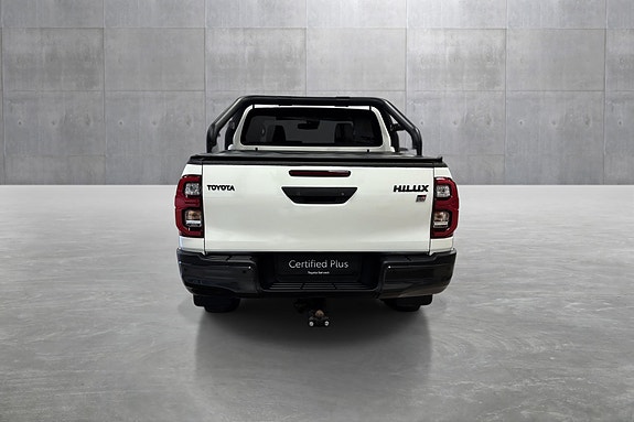 Toyota HiLux 4 of 27