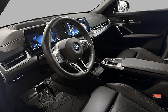 BMW iX2 11 of 30