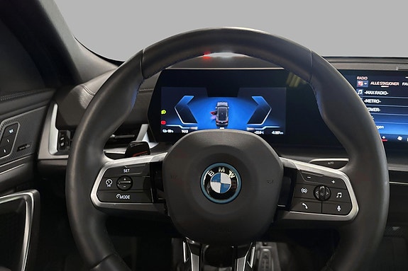BMW iX2 14 of 30