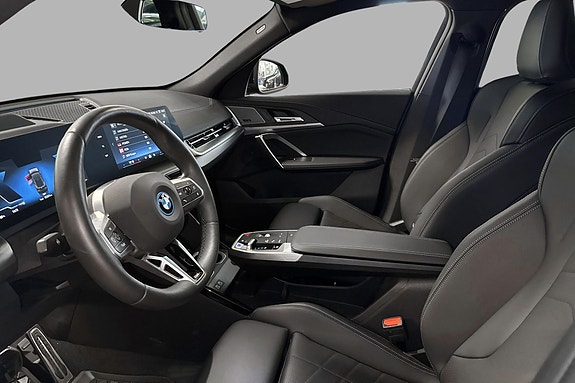 BMW iX2 10 of 30