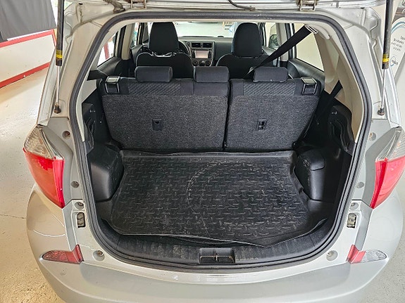 Toyota Verso-S 8 of 30