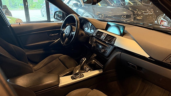 BMW 320d 11 of 30