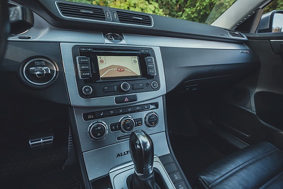 Volkswagen Passat Alltrack 26 of 30