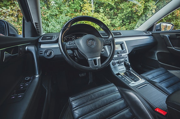 Volkswagen Passat Alltrack 15 of 30