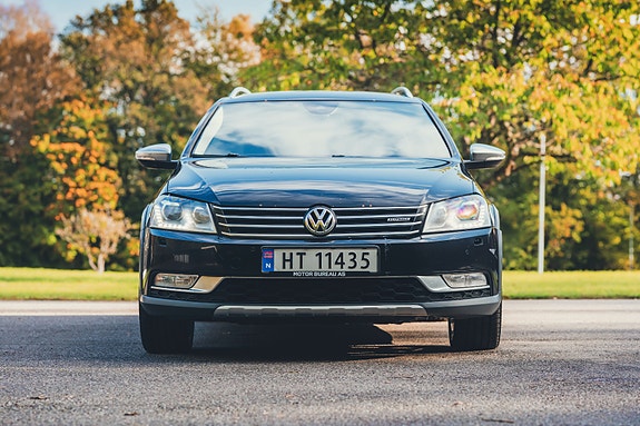 Volkswagen Passat Alltrack 3 of 30