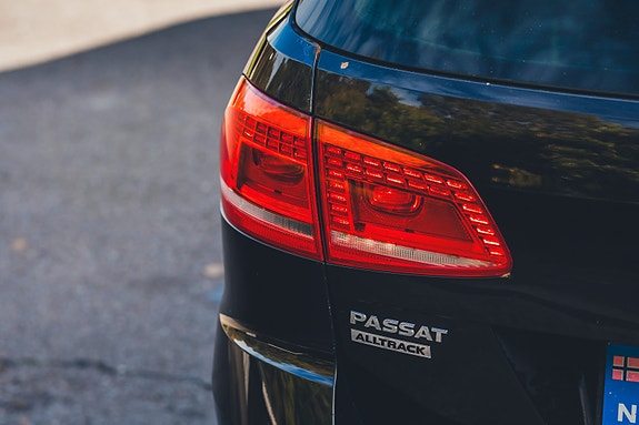 Volkswagen Passat Alltrack 10 of 30
