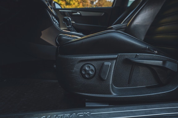 Volkswagen Passat Alltrack 28 of 30