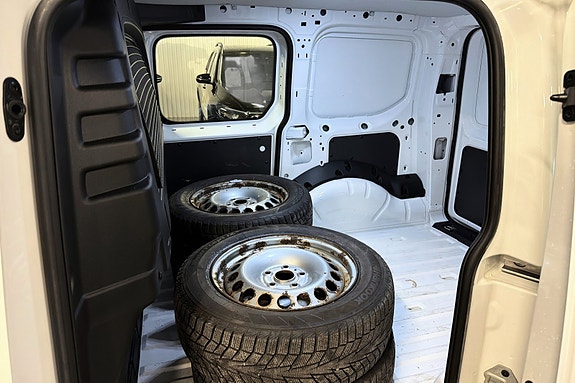 Volkswagen Caddy 13 of 23