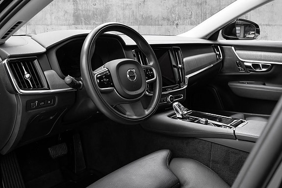 Volvo V90 16 of 29