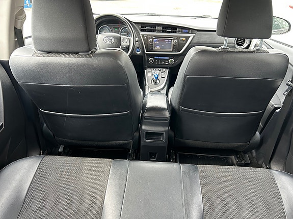 Toyota Auris 16 of 29