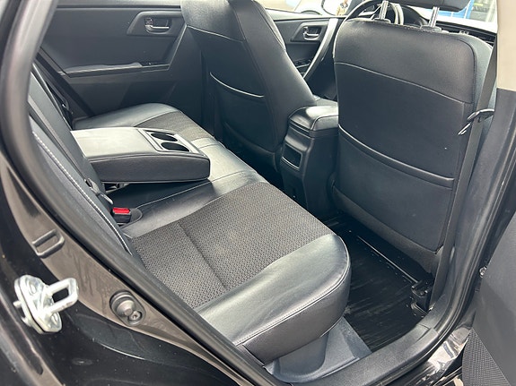 Toyota Auris 17 of 29